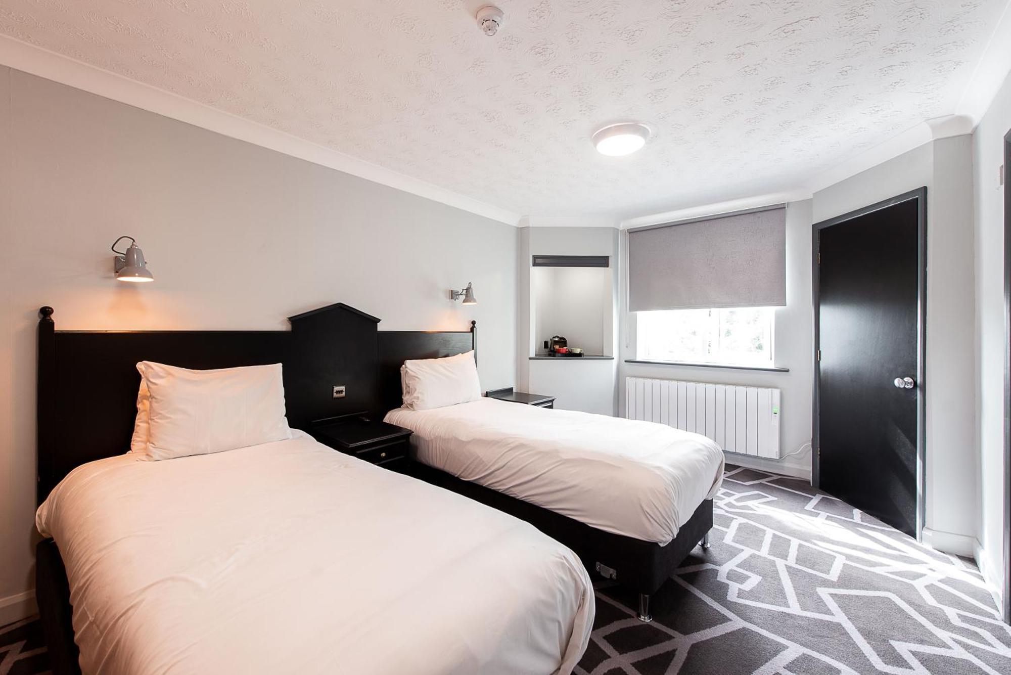 Village Hotel Liverpool Whiston  Eksteriør bilde