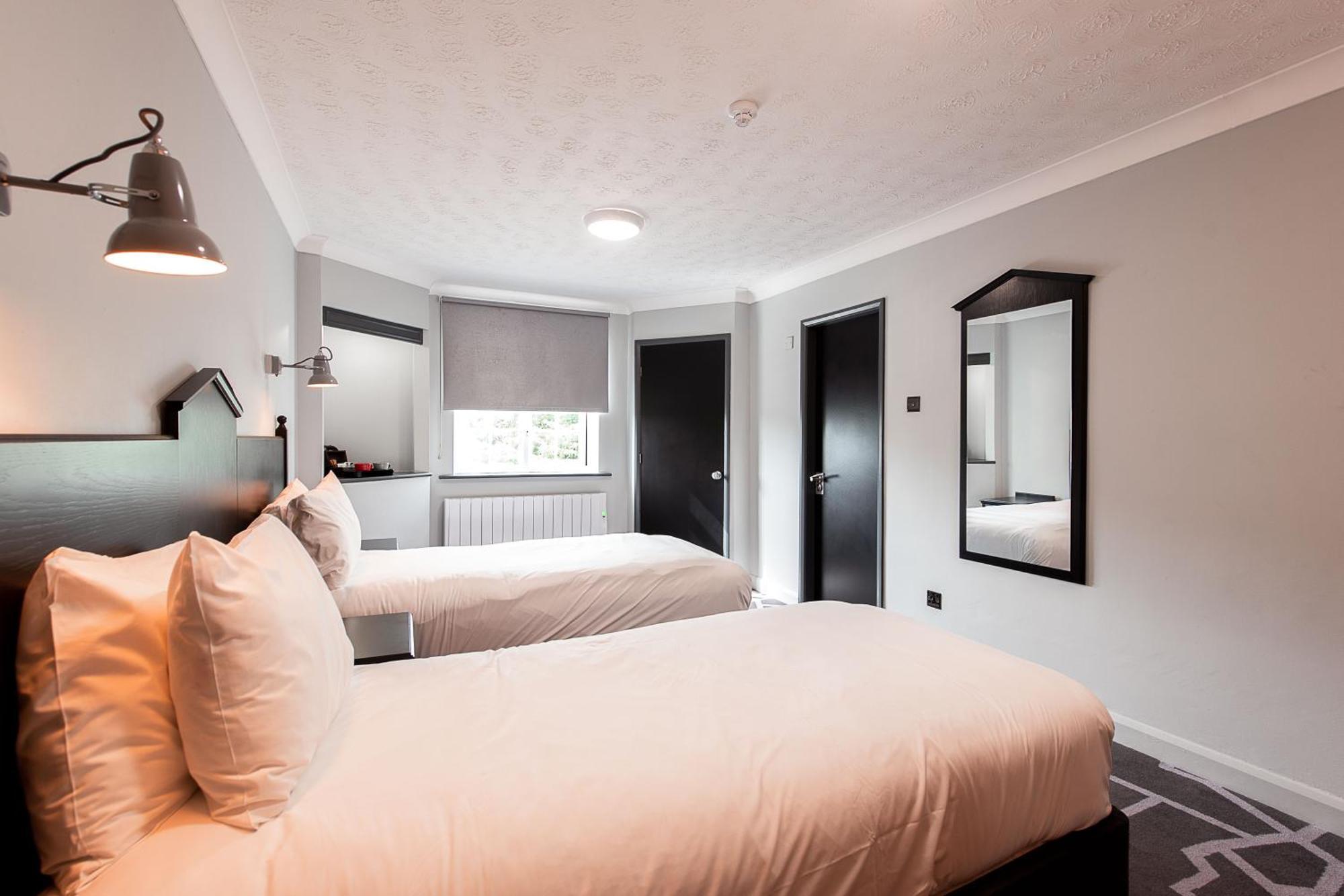 Village Hotel Liverpool Whiston  Eksteriør bilde